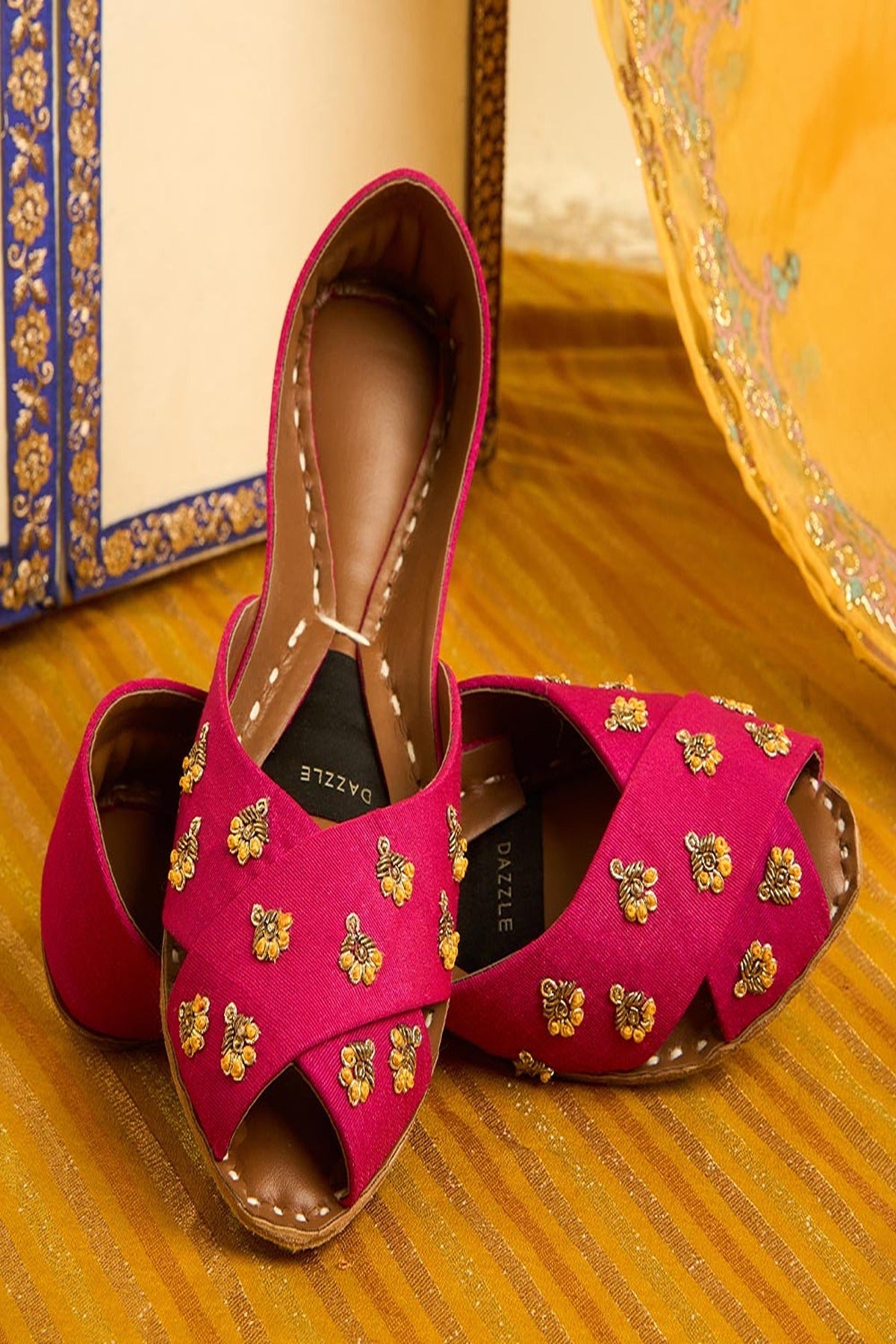 DAZZLE KHUSSA SHOES AGRAANI