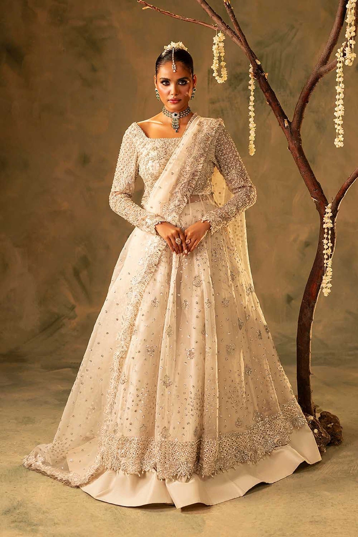 SILLHOUETE | MEERAS | ADAA (RLF-04)