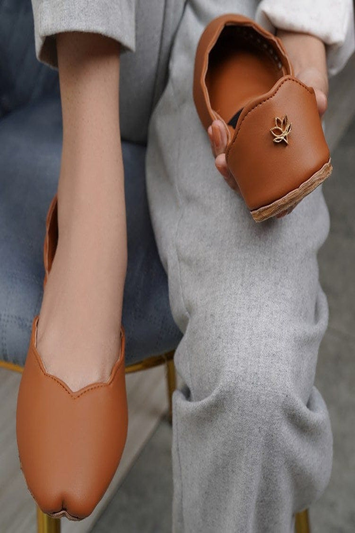 DAZZLE | KHUSSA SHOES | ADORA (BROWN)