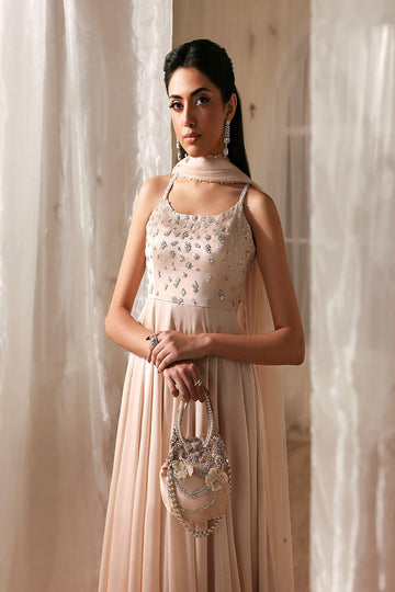 FAIZA SAQLAIN | FREYA | ANOUK