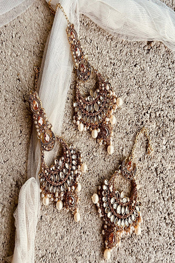 KOH-E-GEM | JEWELLERY | AURA EARRINGS & TIKKA SET – WHITE