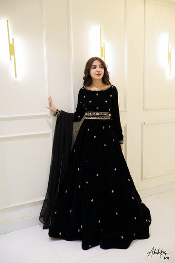 SAAD IBRAHIM | LEHENGA CHOLI | BLACK VELVET LEHENGA CHOLI SET WITH DUPATTA