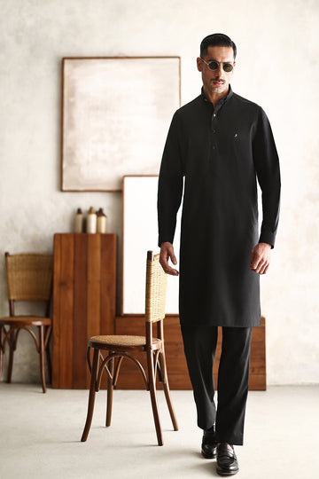 ISMAIL FARID | BLACK TEXTURED KURTA PAJAMA WITH BLACK JACQUARD WAISTCOAT