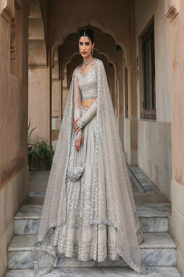 FAIZA SAQLAIN | AVEIRA | CAMMI