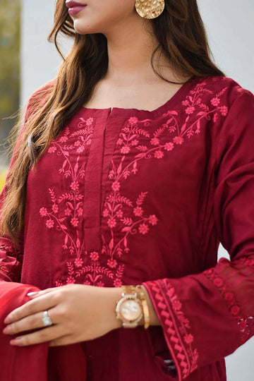 MAHNOOR MUJTABA | PRET | CRIMSON