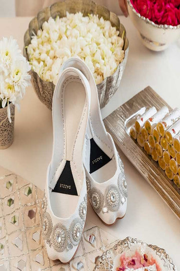 DAZZLE | KHUSSA SHOES | DILAFSHA (OFF-WHITE)