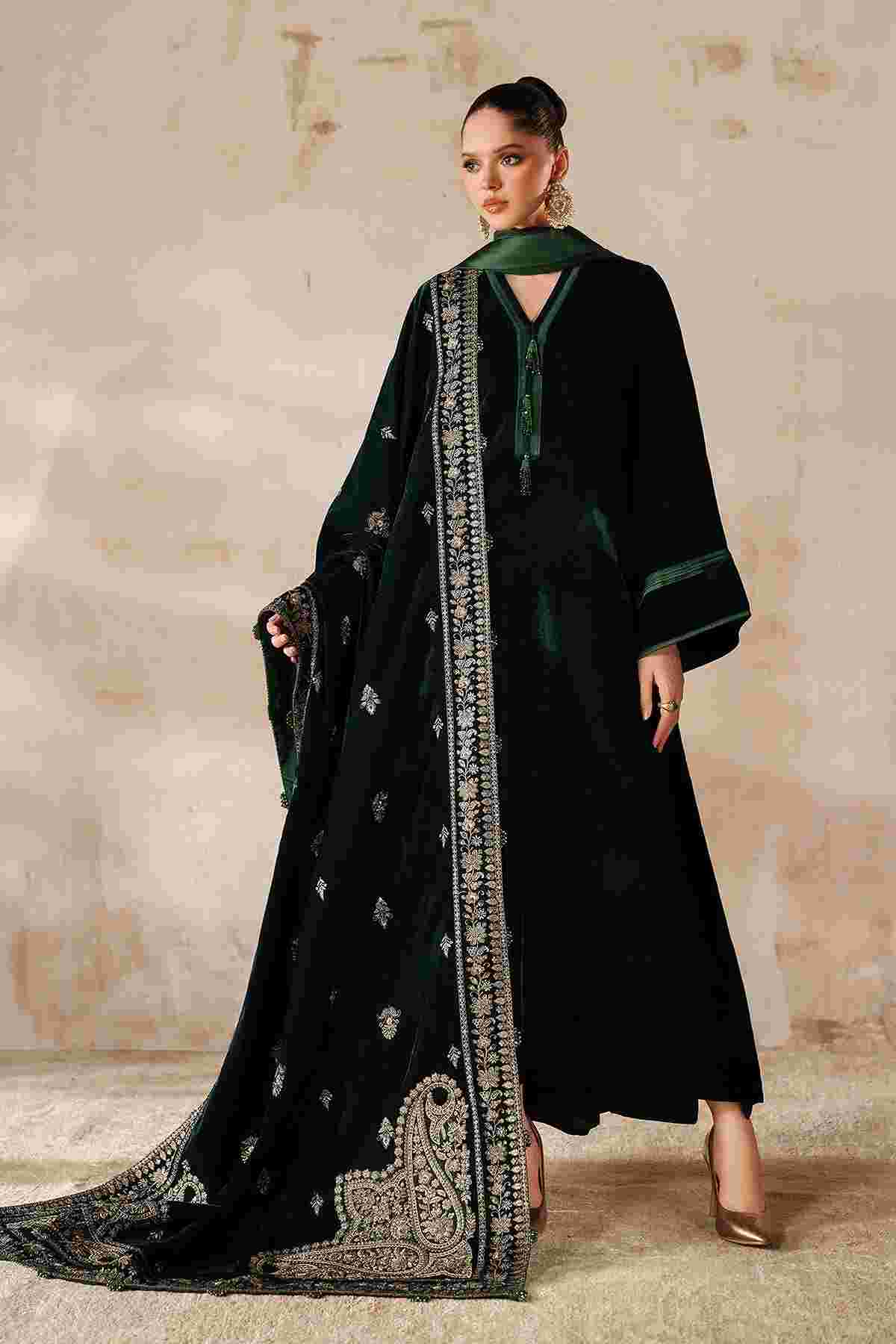 BAROQUE | SHAWLS | EMBROIDERED VELVET SHAWL VS-63