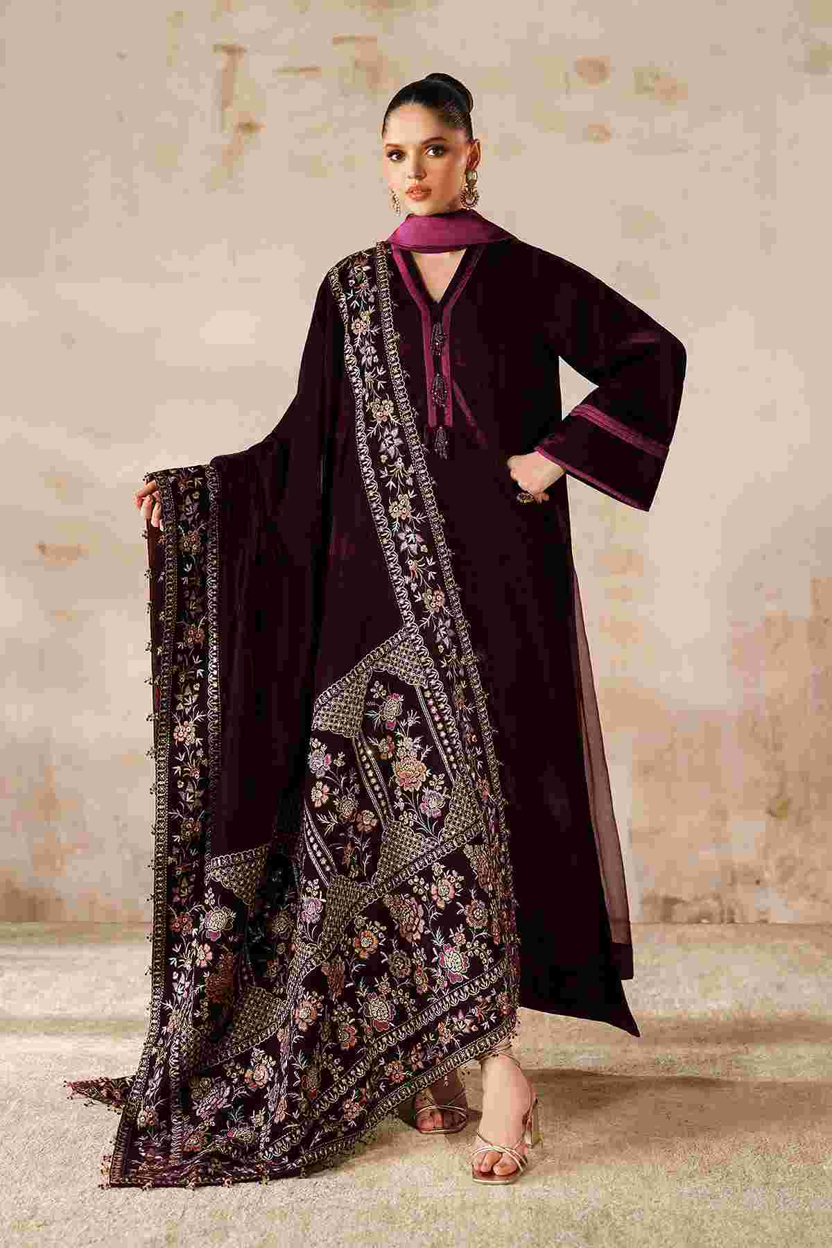 BAROQUE | SHAWLS | EMBROIDERED VELVET SHAWL VS-64