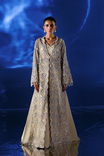 EMAAN ADEEL | MODE MODERNE | ESTELLE