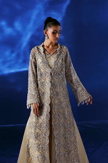 EMAAN ADEEL | MODE MODERNE | ESTELLE