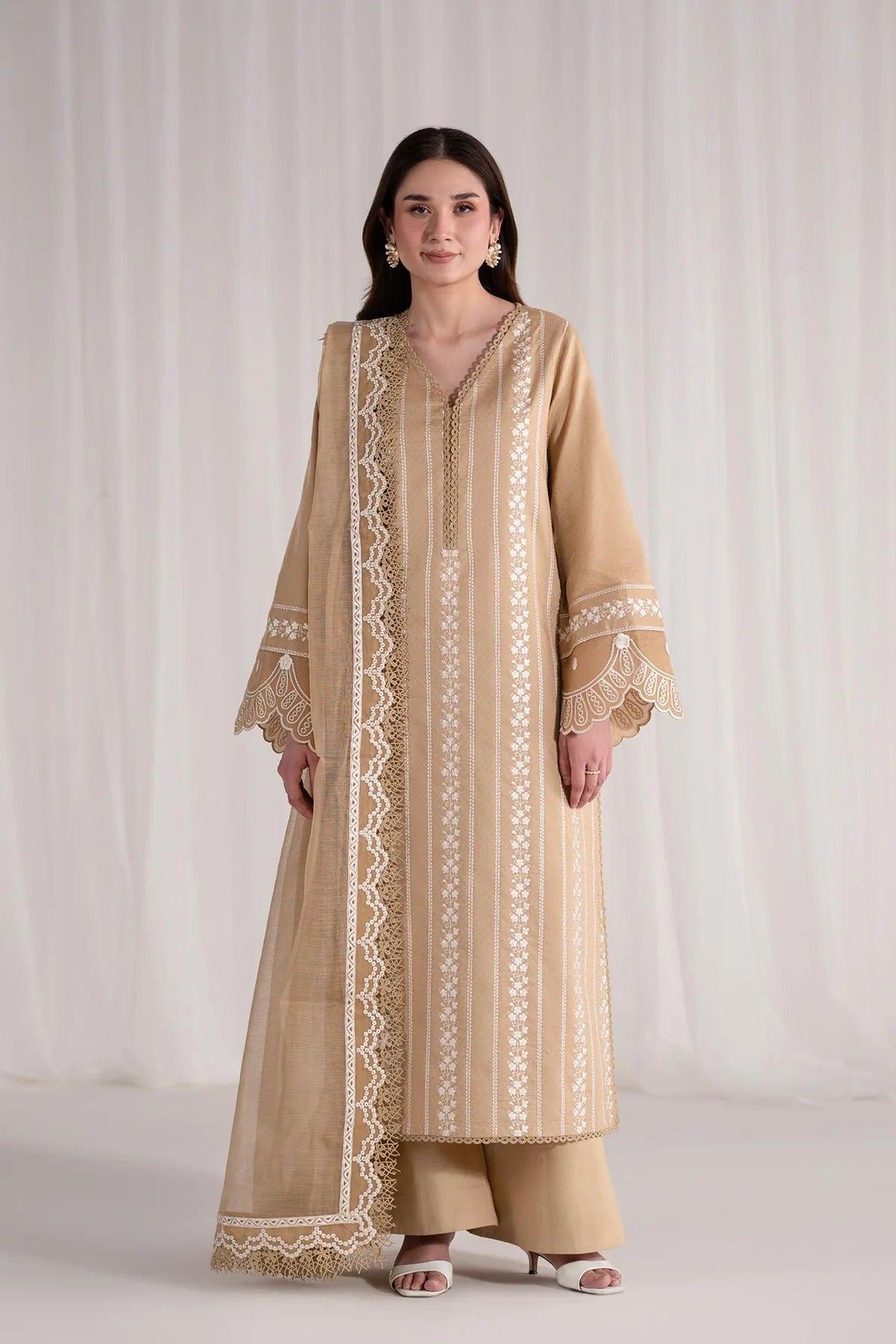AKBAR ASLAM | LAWN PRET | ELARIA