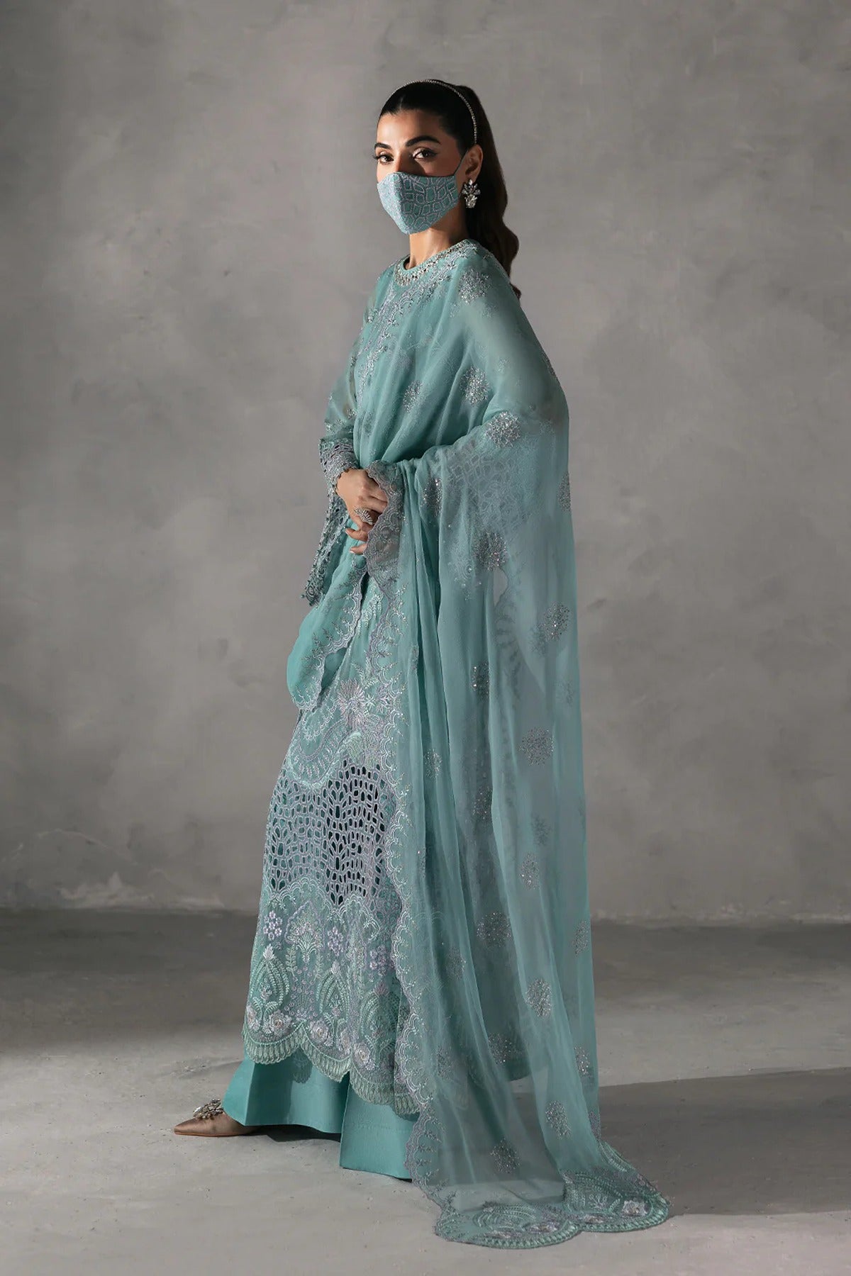 FLOSSIE | LACONIC | FE - 905 A