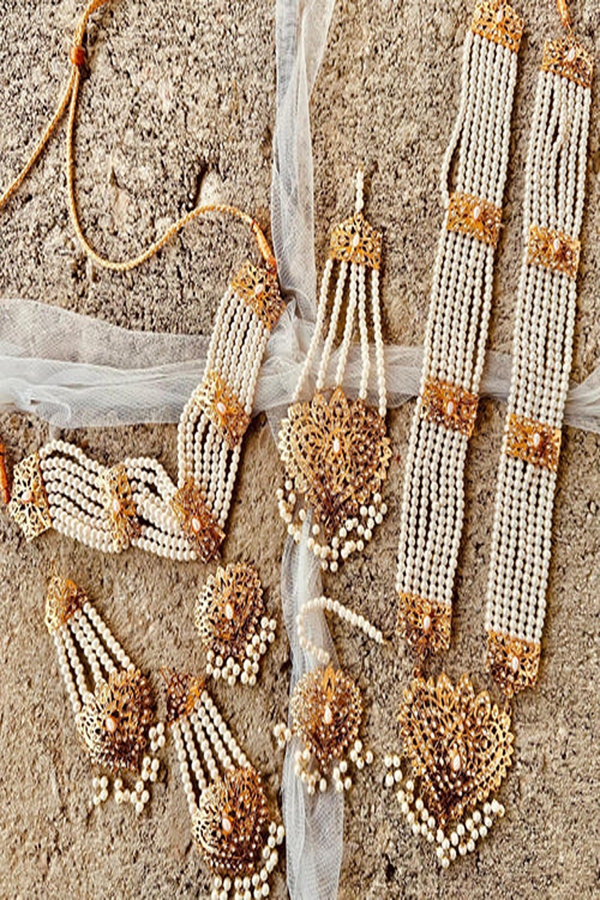 KOH-E-GEM | JEWELLERY | HYDERABADI WHITE PEARL GRACE BRIDAL SET