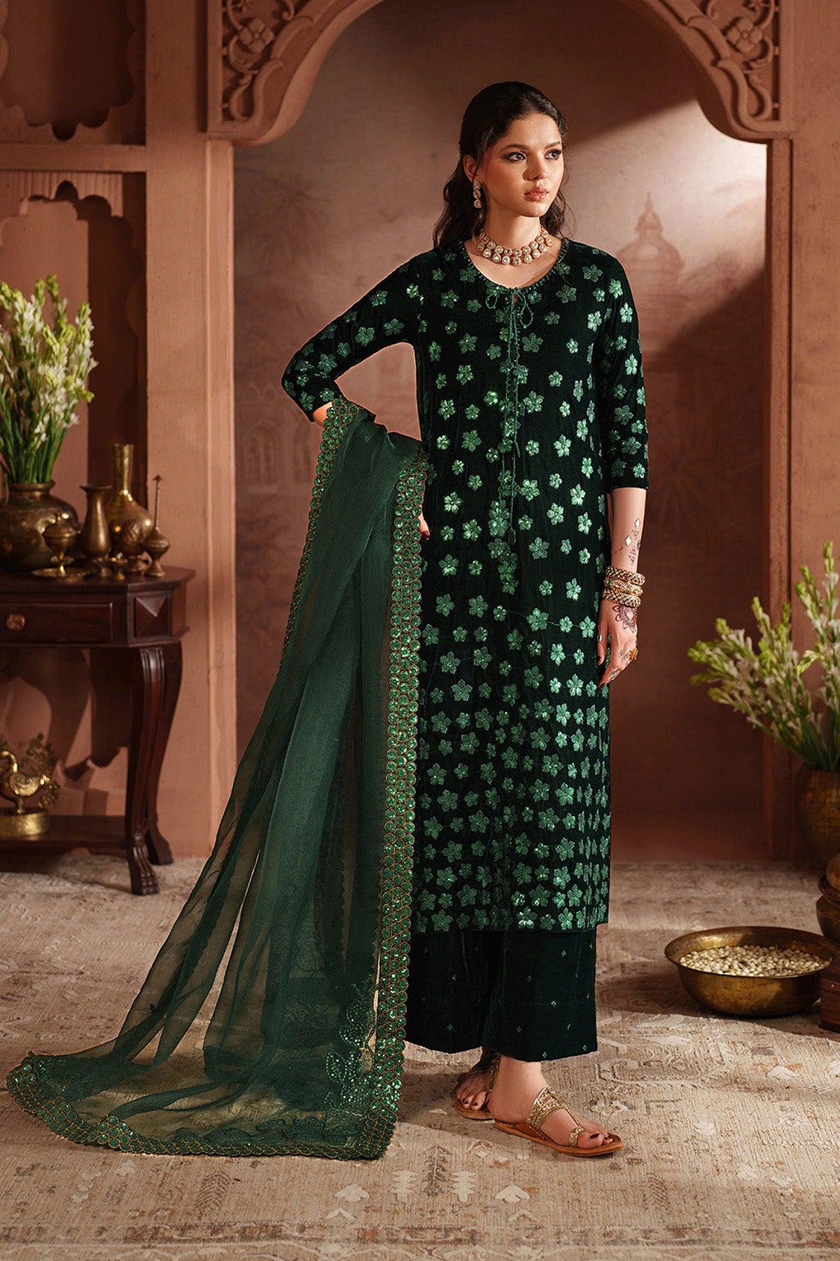 IZNIK | RAAGNI | IV-60 EMBROIDERED VELVET