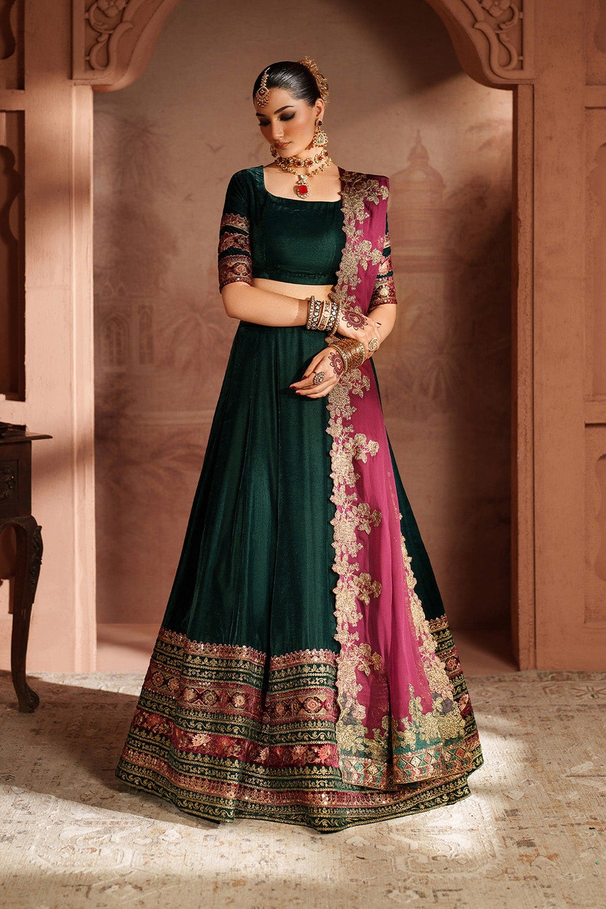 IZNIK | RAAGNI | IV-65 EMBROIDERED VELVET