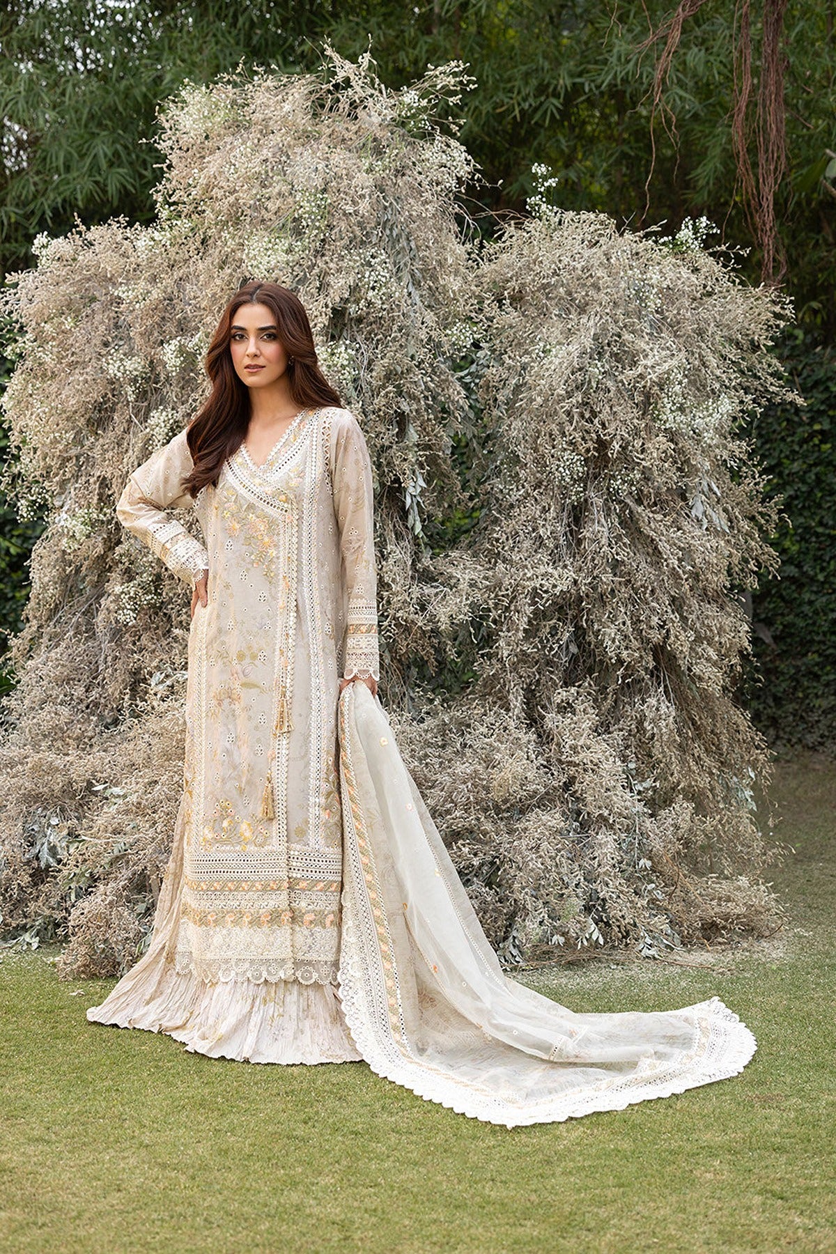 SOBIA NAZIR | LUXURY LAWN '25 | DESIGN 13B