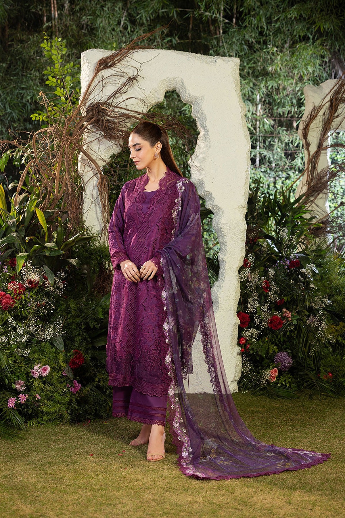 SOBIA NAZIR | LUXURY LAWN '25 | DESIGN 2B
