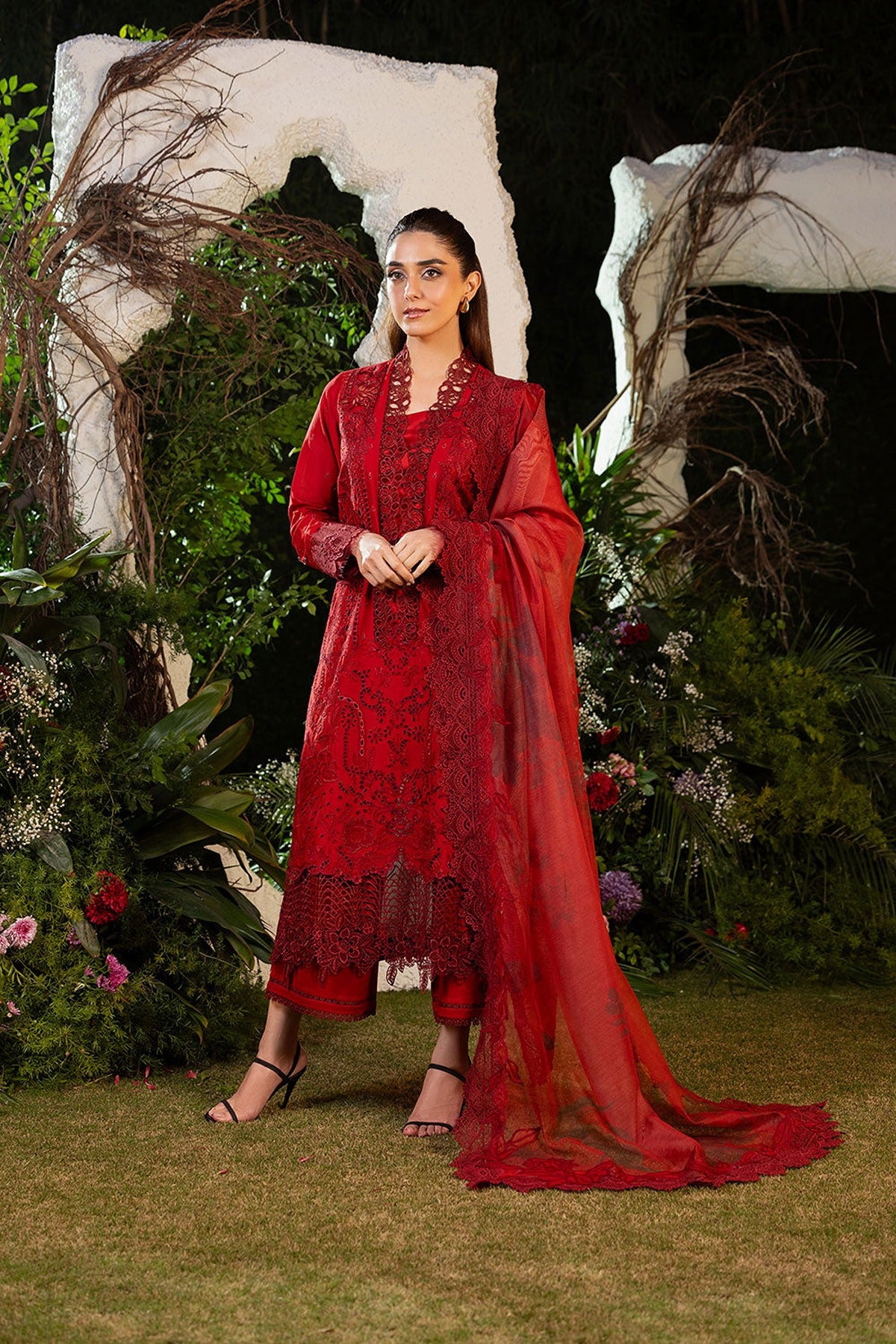SOBIA NAZIR | LUXURY LAWN '25 | DESIGN 3A