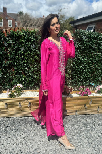 AMINAH BADAR | MAGENTA OUTFIT