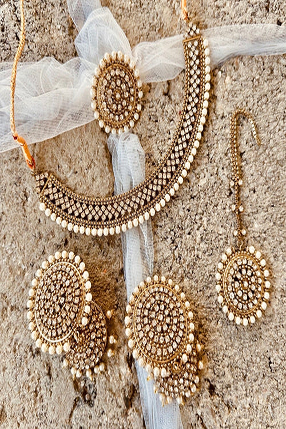 KOH-E-GEM | JEWELLERY | MANJOOS-E-TAREEKH | ANTIQUE NECKLACE SET