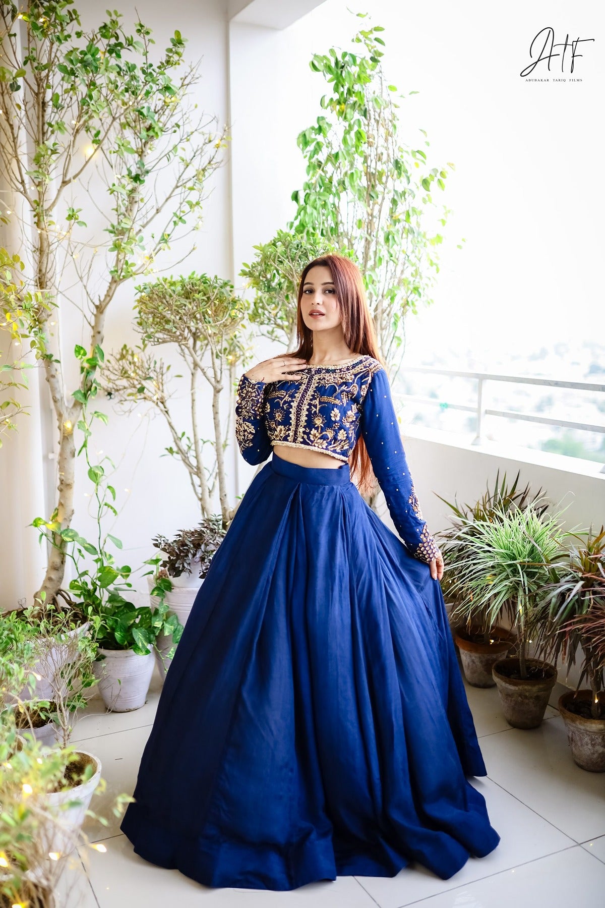 SAAD IBRAHIM | LEHENGA CHOLI | NAVY BLUE HAND EMBELLISHED LEHENGA CHOLI SET