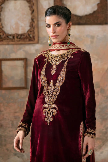 MAYA PRET | VOILA LUXE VELVET 25 | NYRA