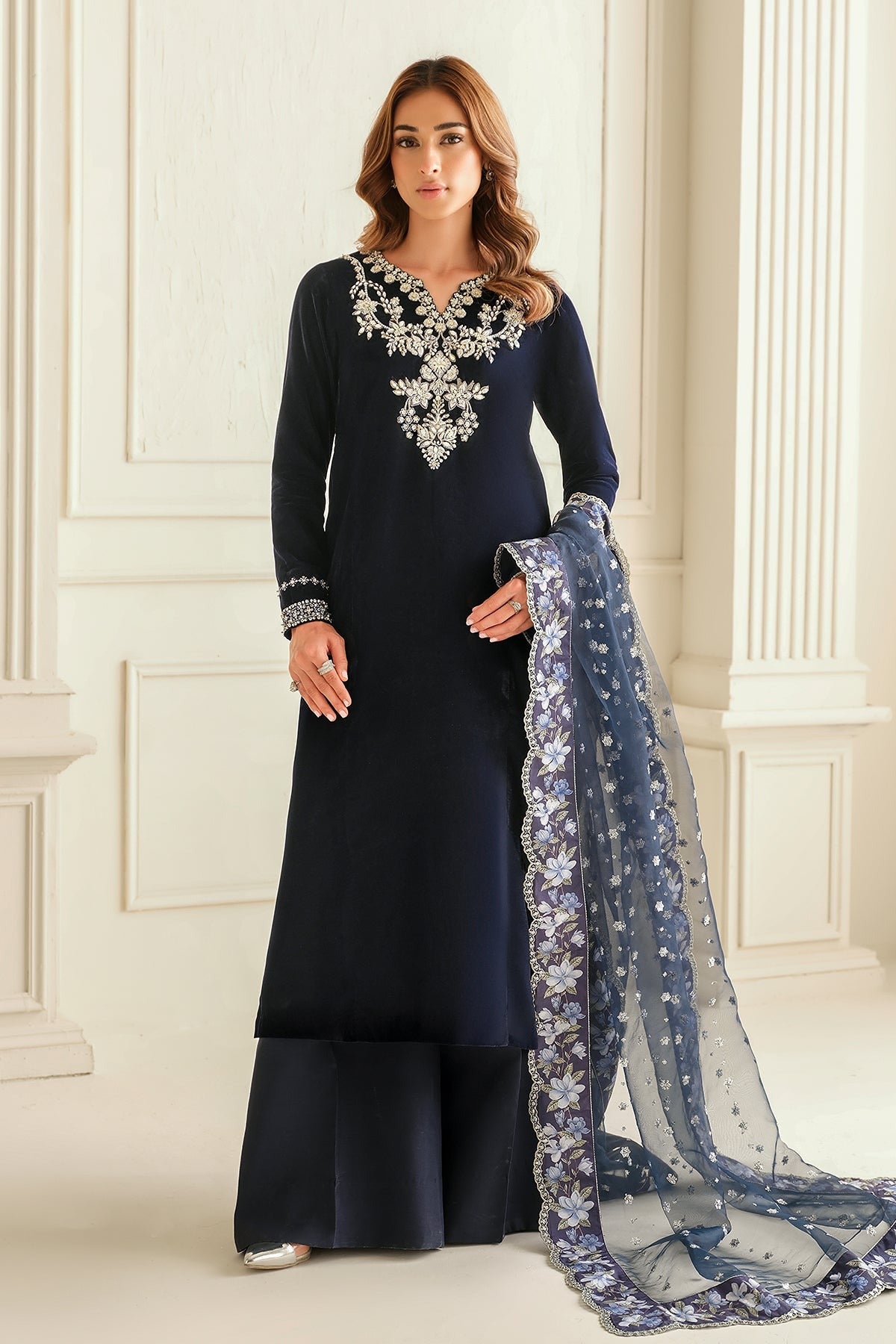 BAROQUE | PRET | EMBROIDERED VELVET PR-1015