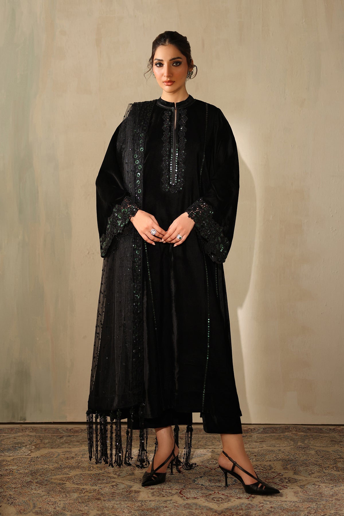 BAROQUE | PRET | EMBROIDERED VELVET PR-1222