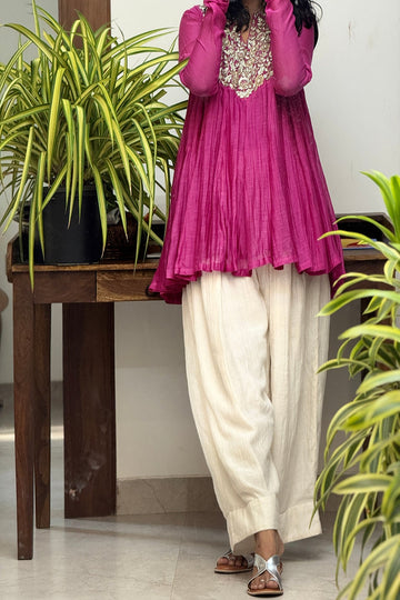 HASLI | PINK MUL CHANDERI ANARKALI AND WHITE FARSHI SALWAR