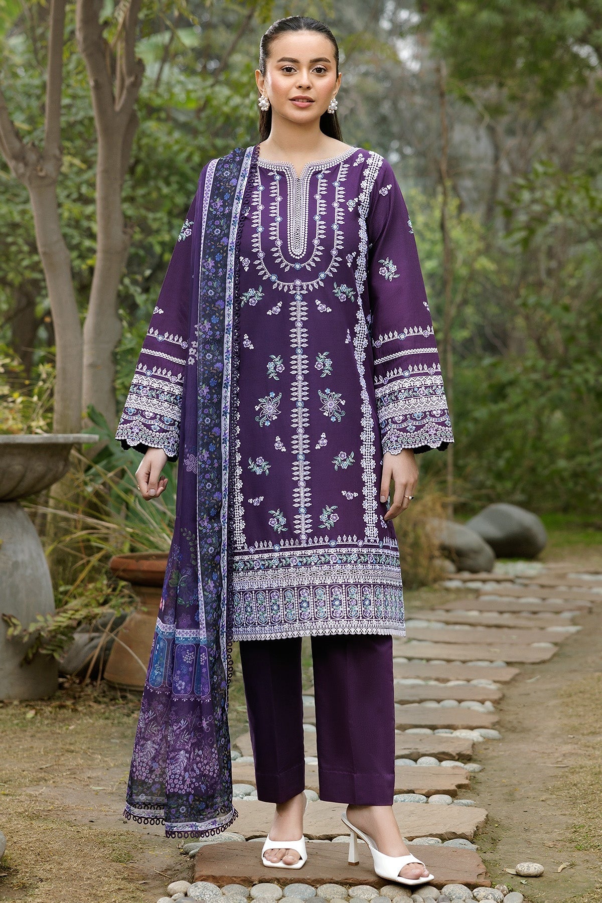 FARASHA | SUMMER WEAVES EMBROIDERED LAWN'25 | REGAL IRIS