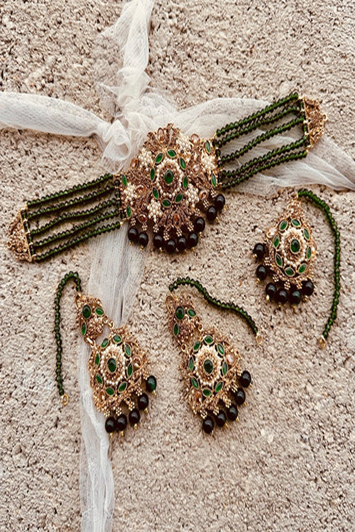 KOH-E-GEM | JEWELLERY | REINA – BOLD ELEGANT CHOKER (GREEN)
