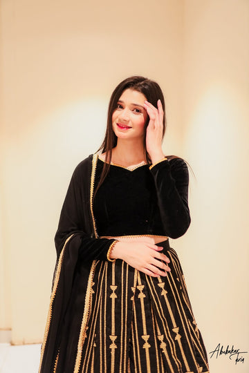 SAAD IBRAHIM | LEHENGA CHOLI | SOLID BLACK EMBELLISHED LEHENGA CHOLI SET