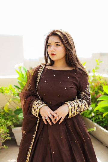 SAAD IBRAHIM | LEHENGA CHOLI | SOLID BROWN HAND EMBELLISHED LEHENGA CHOLI SET WITH DUPATTA