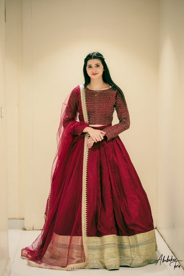 SAAD IBRAHIM | LEHENGA CHOLI | SOLID MAGENTA HAND EMBELLISHED LONG FLAIR LEHENGA CHOLI SIYH DUPATTA