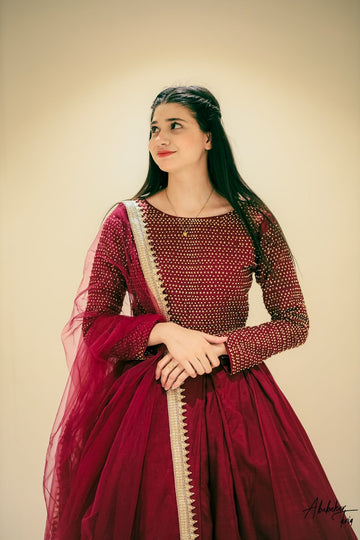 SAAD IBRAHIM | LEHENGA CHOLI | SOLID MAGENTA HAND EMBELLISHED LONG FLAIR LEHENGA CHOLI SIYH DUPATTA