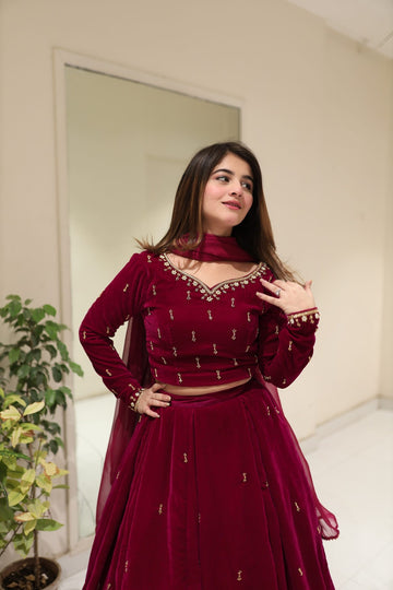 SAAD IBRAHIM | LEHENGA CHOLI | SOLID MAGENTA LONG FLAIR VELVET LEHENGA CHOLI