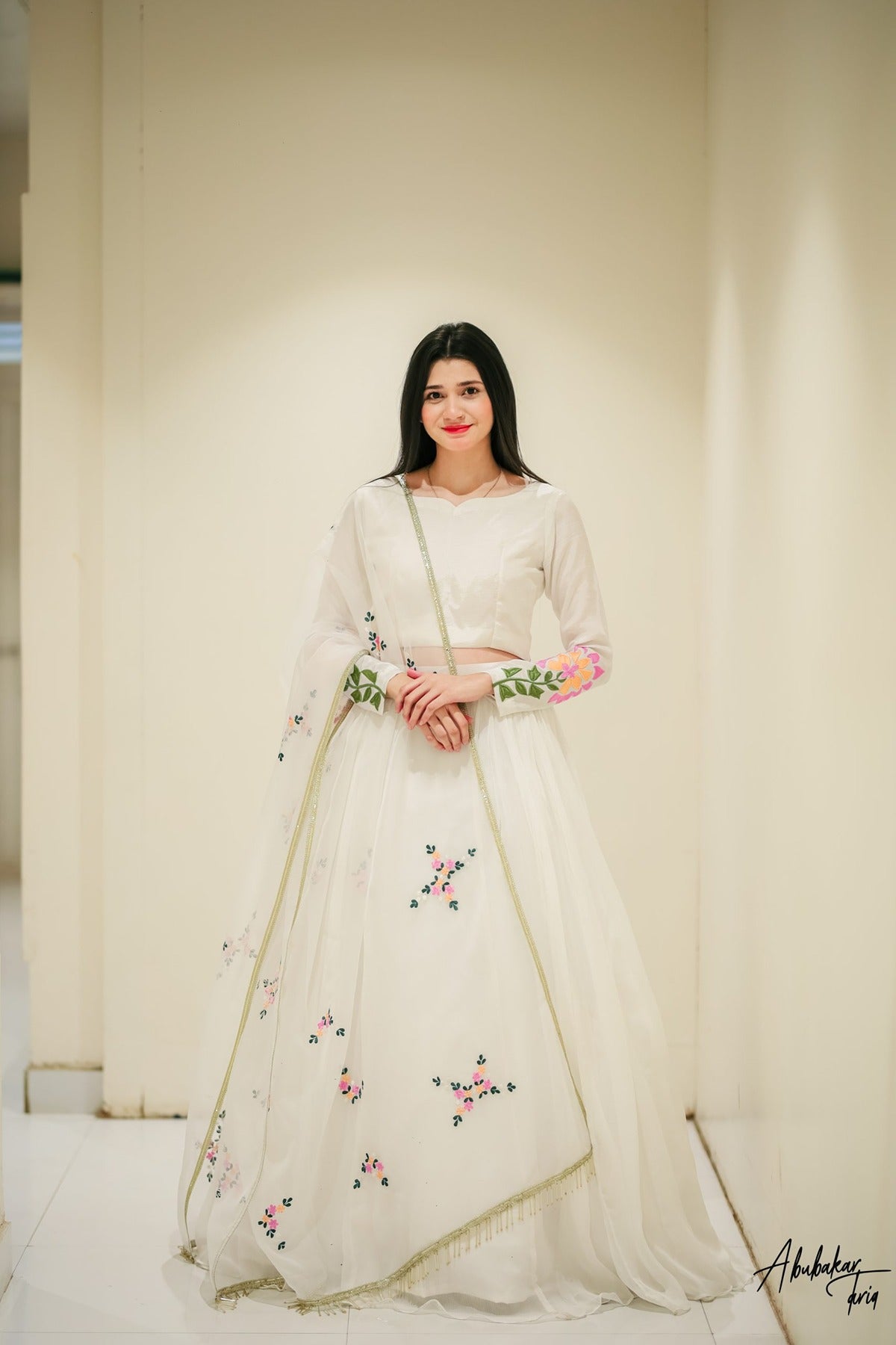 SAAD IBRAHIM | LEHENGA CHOLI | SOLID WHITE EMBROIDERED LEHENGA CHOLI WITH DUPATTA