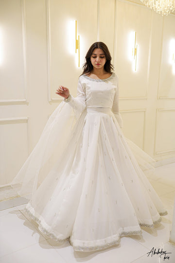 SAAD IBRAHIM | LEHENGA CHOLI | SOLID WHITE HAND EMBELLISHED LEHENGA CHOLI SET