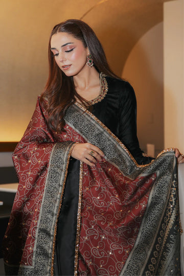 MAYA PRET | VOILA LUXE VELVET 25 | SURMAI