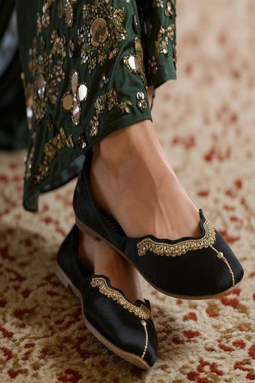 DAZZLE | KHUSSA SHOES | SUNEHRI REET (BLACK)
