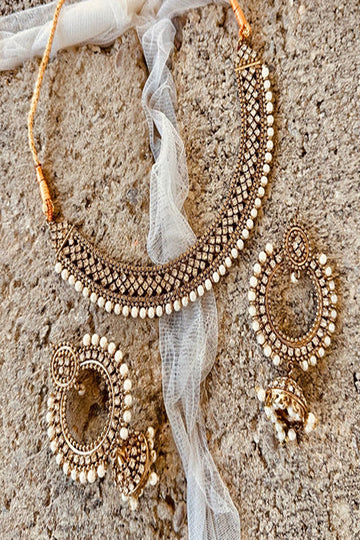 KOH-E-GEM | JEWELLERY | SWAN KISS NECKLACE SET