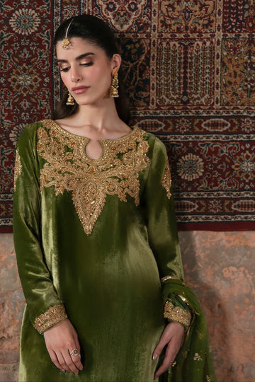 MAYA PRET | VOILA LUXE VELVET 25 | TALIYA