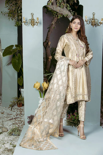 MAHNOOR MUJTABA | FORMALS | THE GOLDEN DREAM