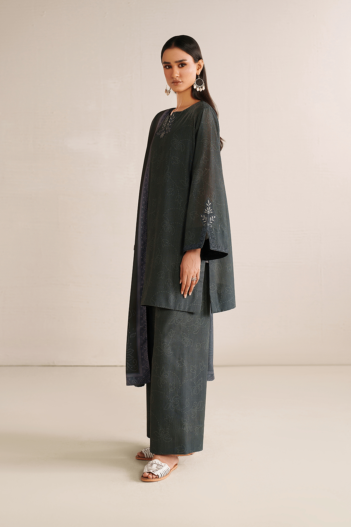 IZNIK | WINTER CHAPTER '25 | UE-572 PRINTED KHADDAR