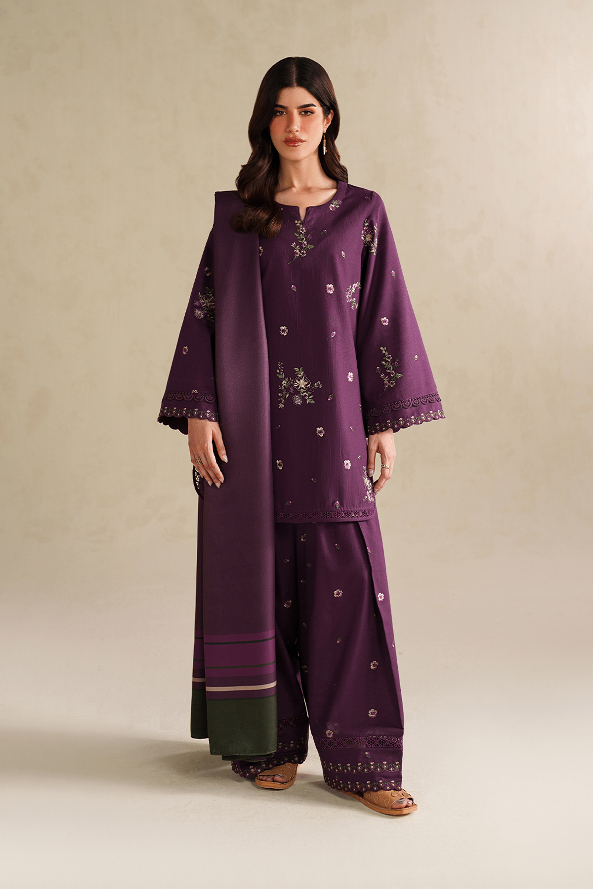 IZNIK | WINTER CHAPTER '25 | UE-576 EMBROIDERED KHADDAR
