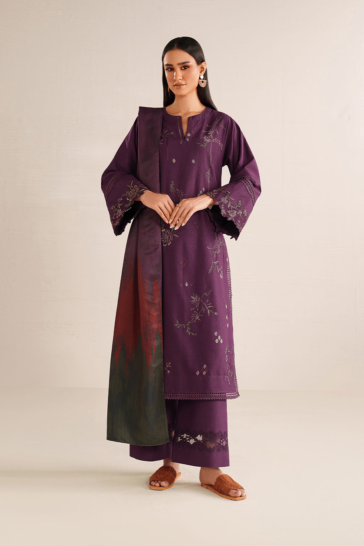 IZNIK | WINTER CHAPTER '25 | UE-584 EMBROIDERED KHADDAR