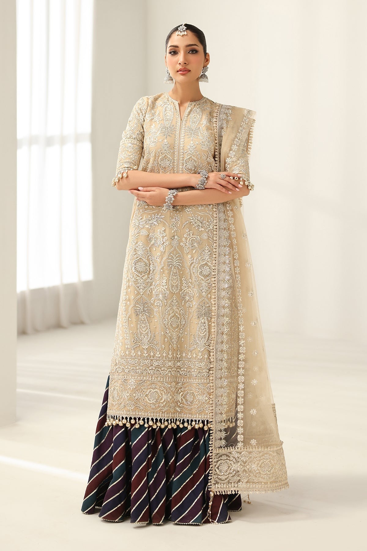 BAROQUE | EMBROIDERED NET UF-4183