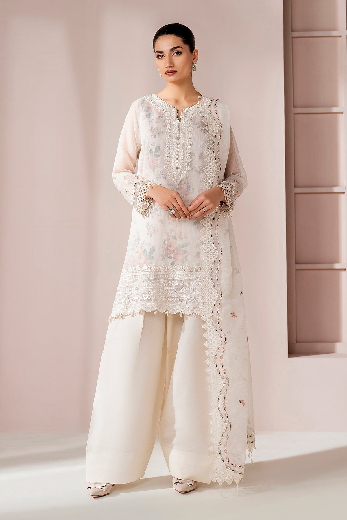 BAROQUE | EMBROIDERED COTTON PATTI UF-4187