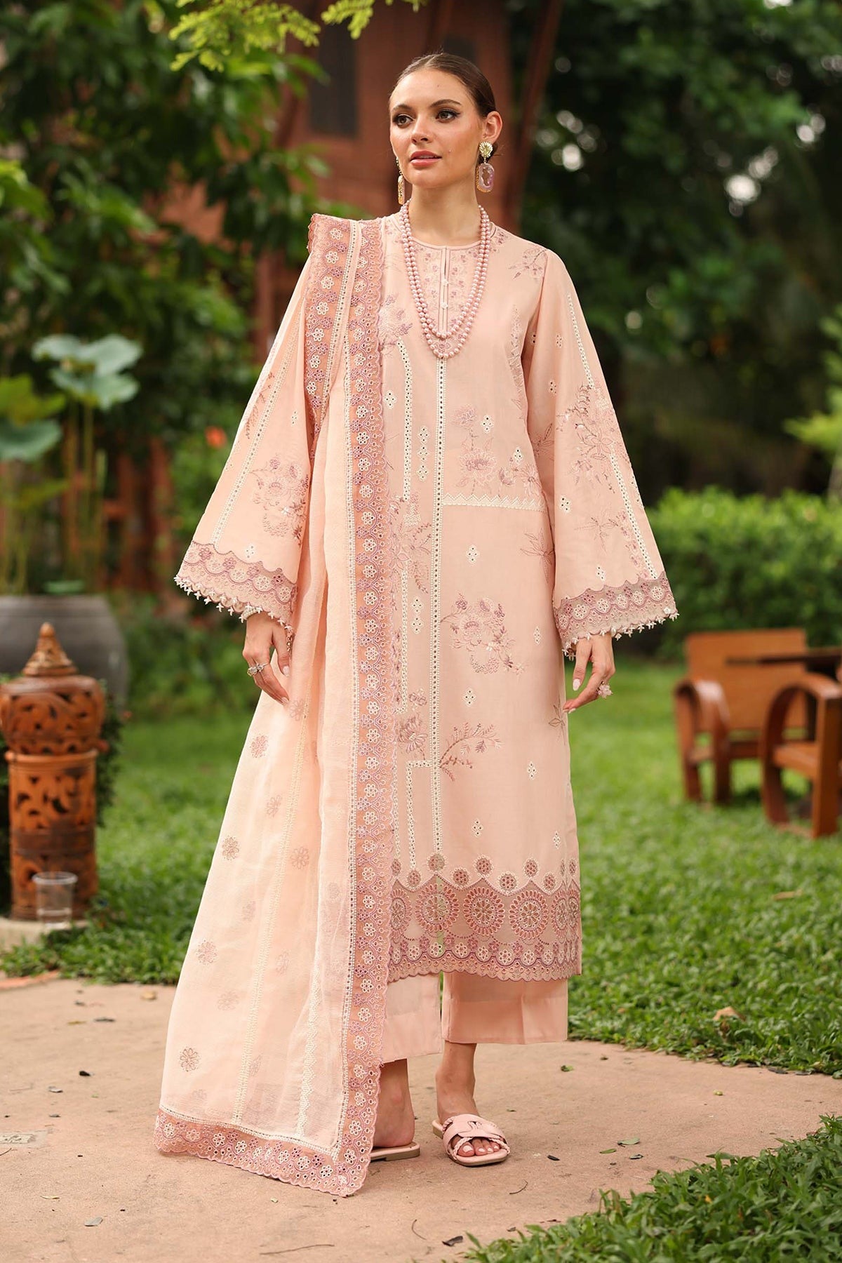 BAROQUE | EMBROIDERED LAWN UF-4261