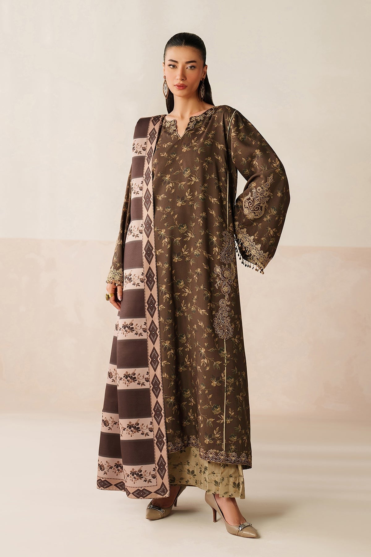 BAROQUE | EMBROIDERED VISCOSE SILK UF-4281